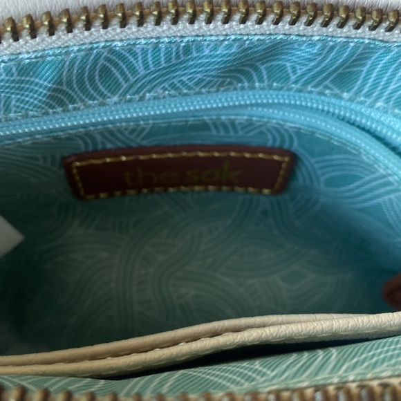 The Sak Novato studded leather belt/ crossbody bag
Brand new no tags - Picture 5 of 6